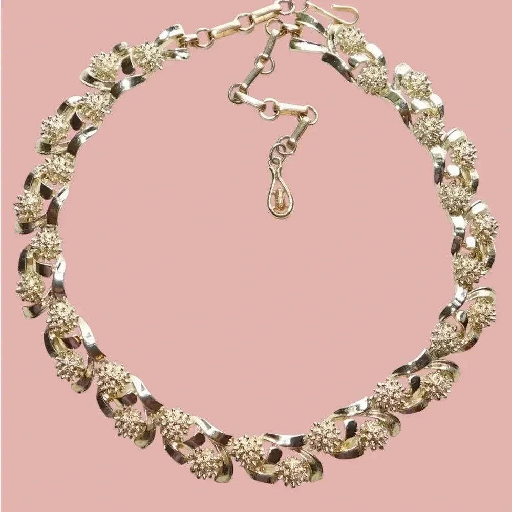 Vintage coro necklace